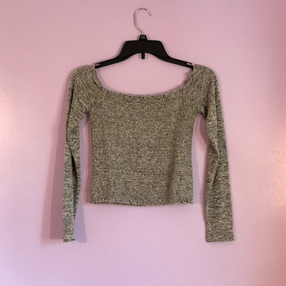 NWOT Hollister Grayscale Frill Shirred Long Sleeve Cropped Top - Picture 3 of 9